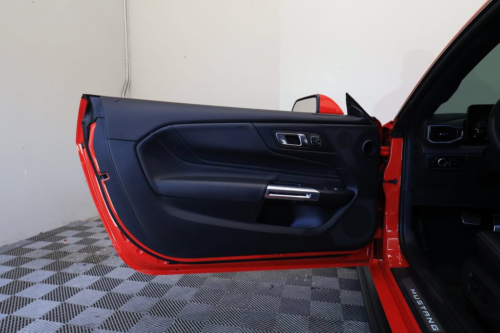 Used 2025 Ford Mustang GT Premium w/ GT Performance Package RWD image 15