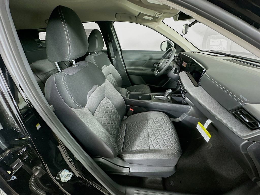 New 2026 Nissan Kicks SV w/ Charging Package FWD image 34