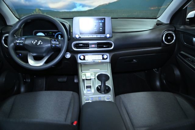 Used 2023 Hyundai Kona SE image 46