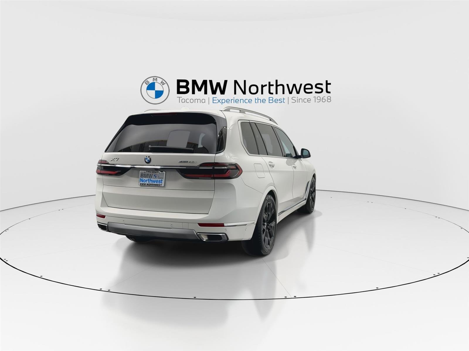 Used 2024 BMW X7 xDrive40i w/ Premium Package AWD/4WD image 2