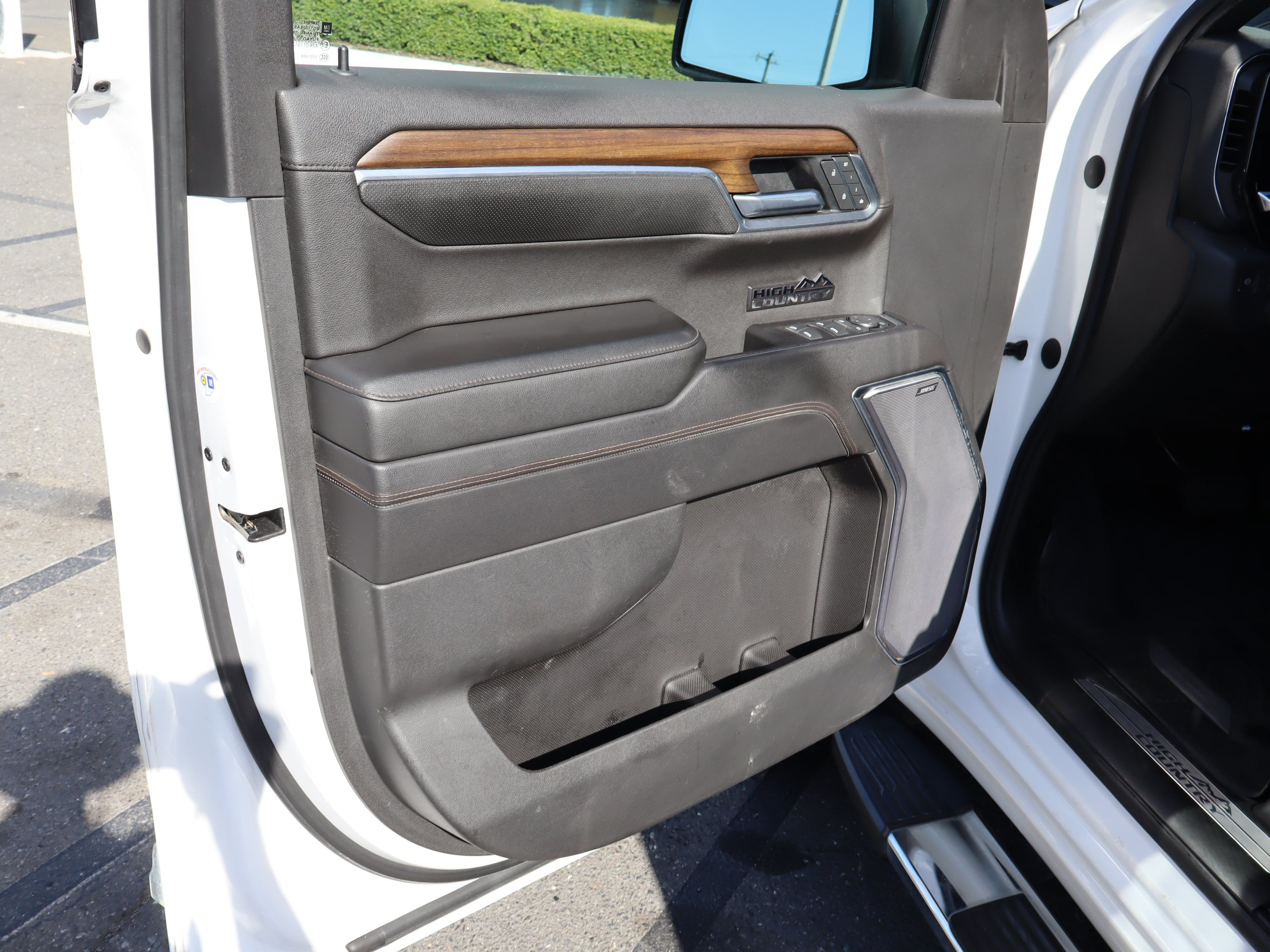 Used 2022 Chevrolet Silverado 1500 High Country w/ High Country Premium Package AWD/4WD image 18