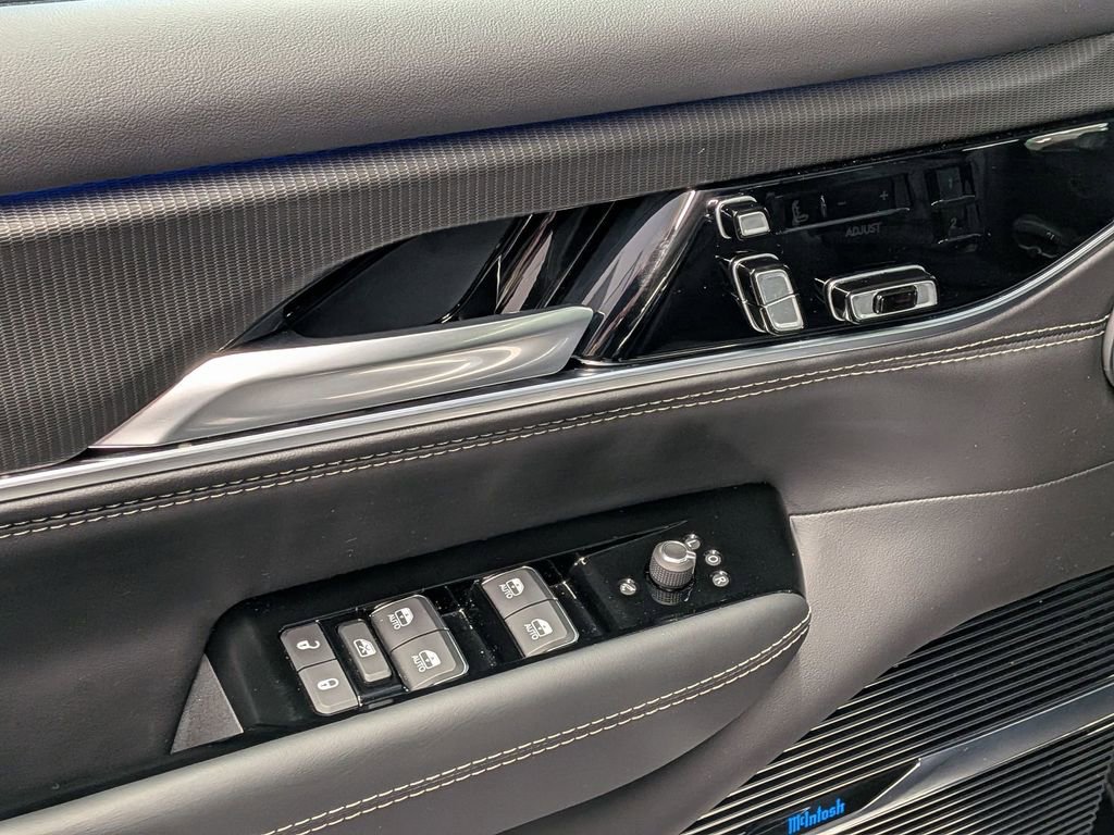 New 2026 Jeep Grand Wagoneer Summit w/ Premium Group III image 12