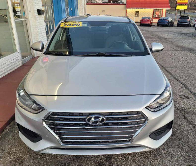 Used 2020 Hyundai Accent SE image 2