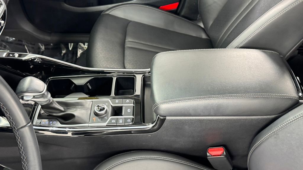 Used 2023 Kia Sorento SX image 35