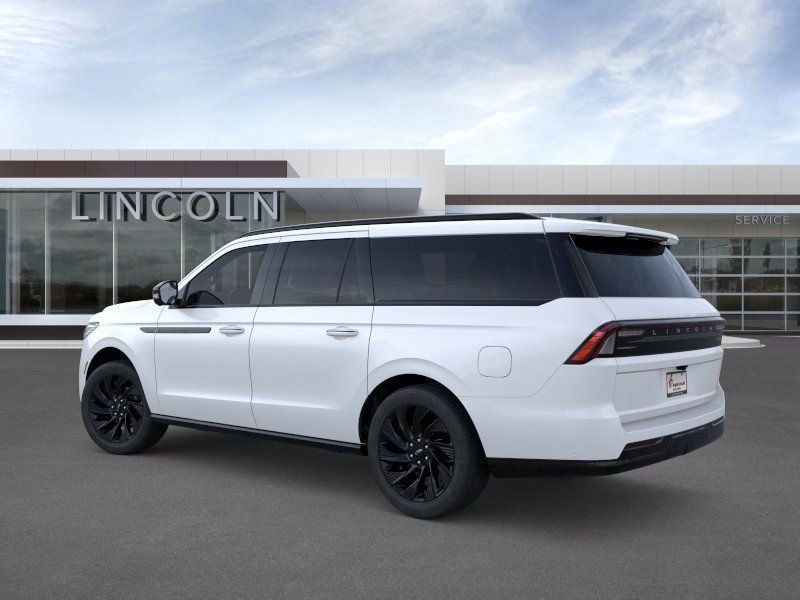 New 2026 Lincoln Navigator L Reserve AWD/4WD image 4