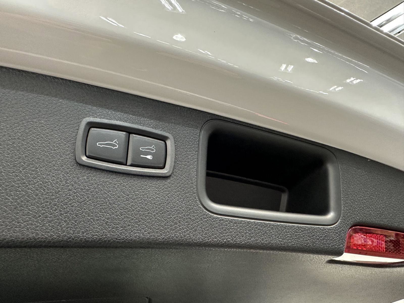 Certified 2025 Porsche Macan image 38