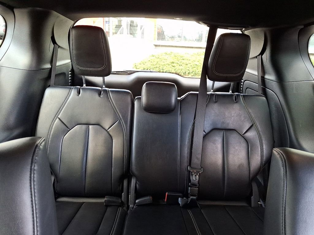 Used 2024 Chrysler Pacifica Select image 12