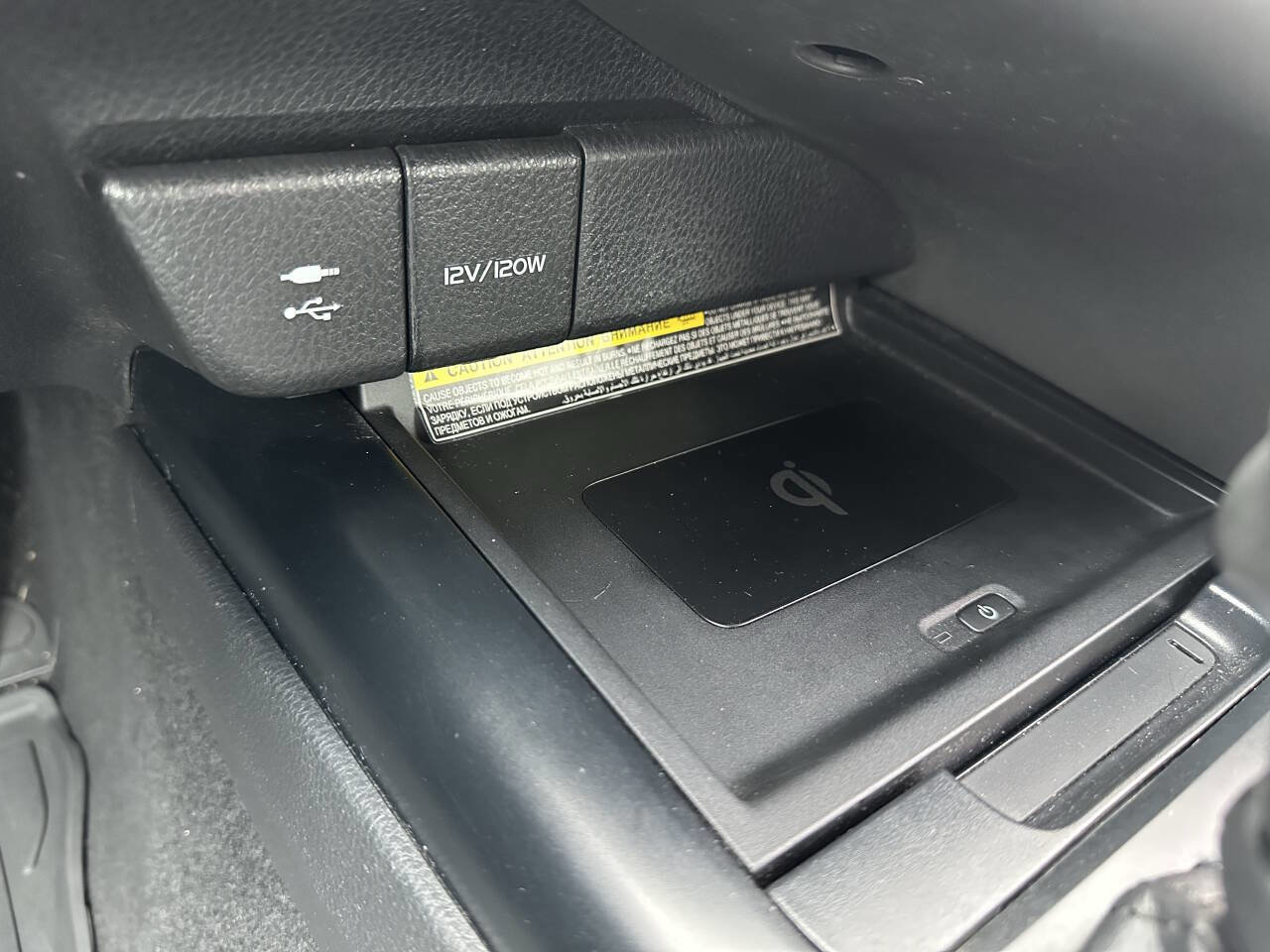 Used 2018 Toyota Camry SE image 24