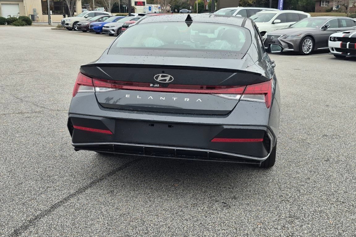 New 2026 Hyundai Elantra SEL Sport Premium FWD image 6