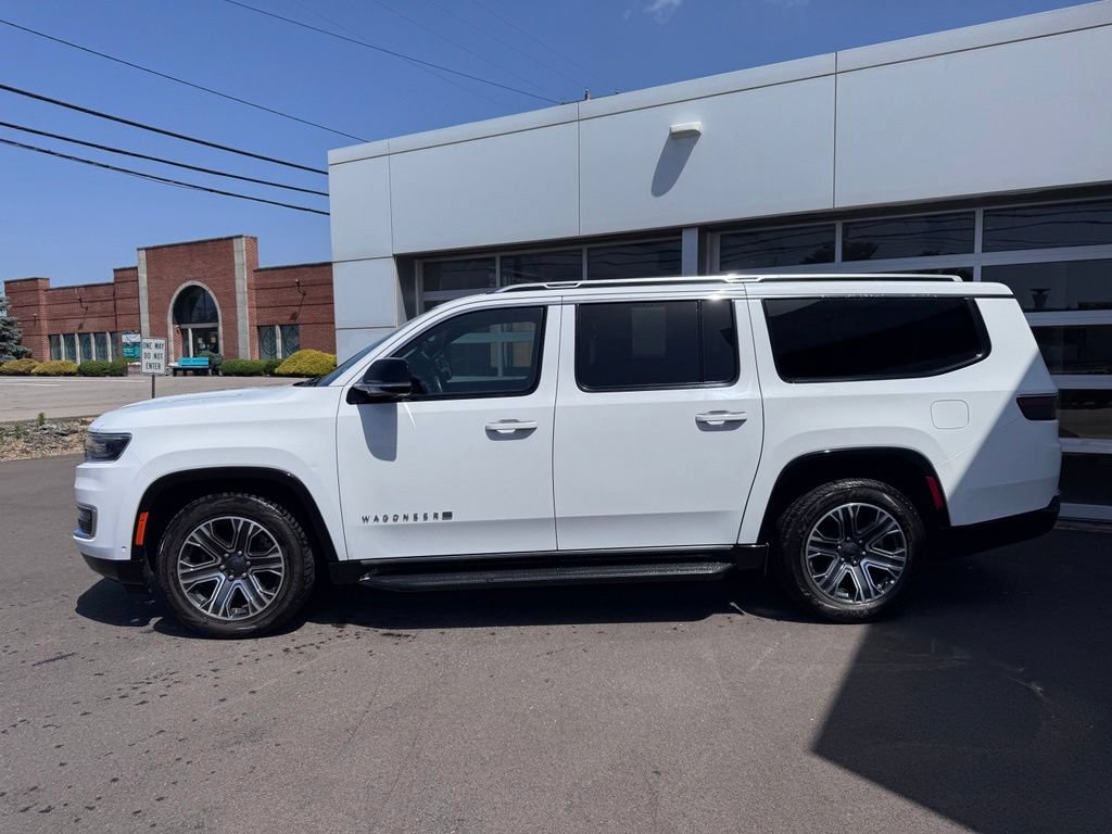 Used 2023 Jeep Wagoneer L Series II AWD/4WD image 2