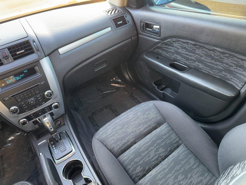 Used 2010 Ford Fusion SE image 19