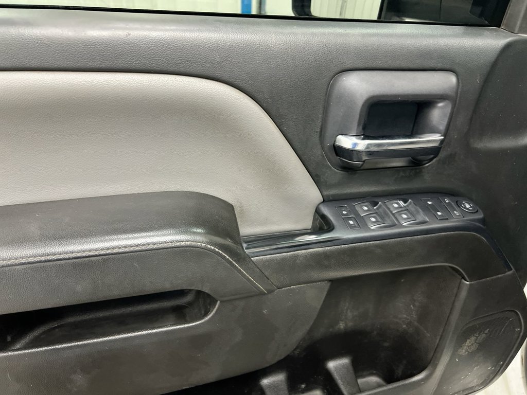 Used 2015 Chevrolet Silverado 3500 W/T AWD/4WD image 19