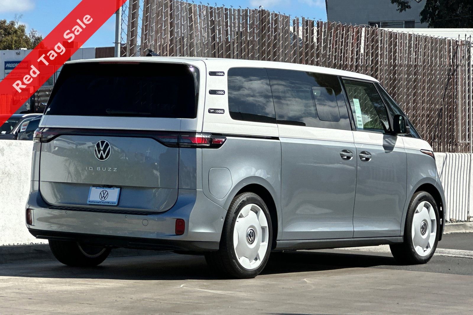 New 2025 Volkswagen ID. Buzz 1st Edition RWD image 5