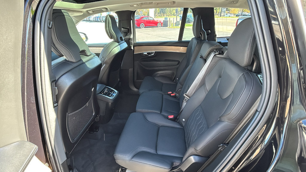Certified 2026 Volvo XC90 B6 Plus AWD/4WD image 11