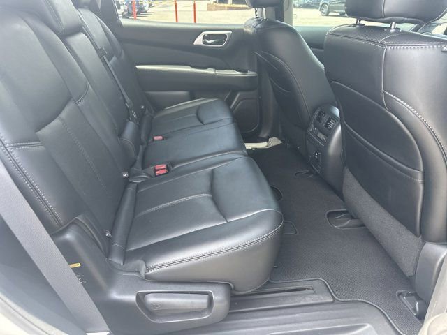 Used 2015 Nissan Pathfinder Platinum FWD image 17