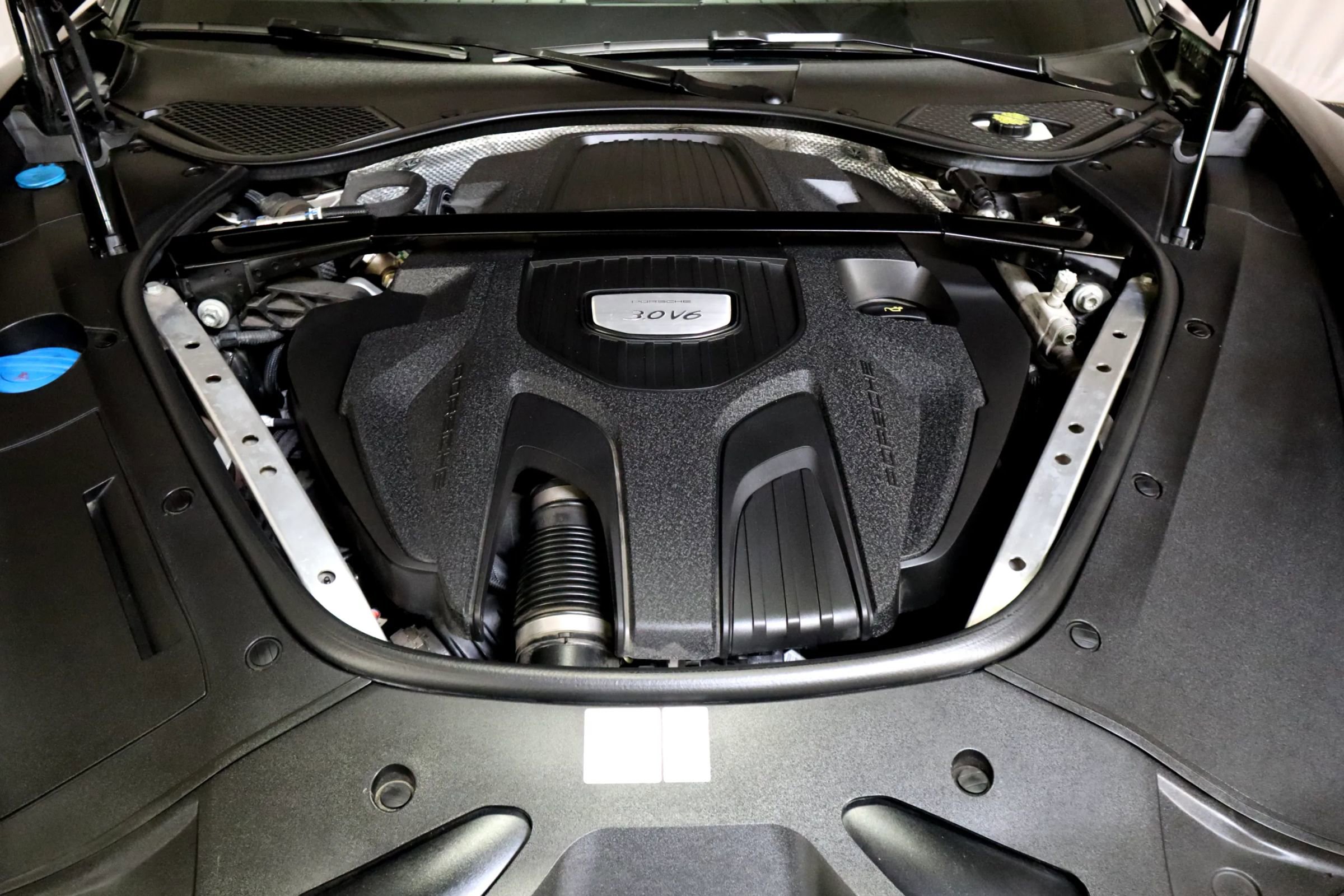 Used 2019 Porsche Panamera w/ Premium Package Plus RWD image 13