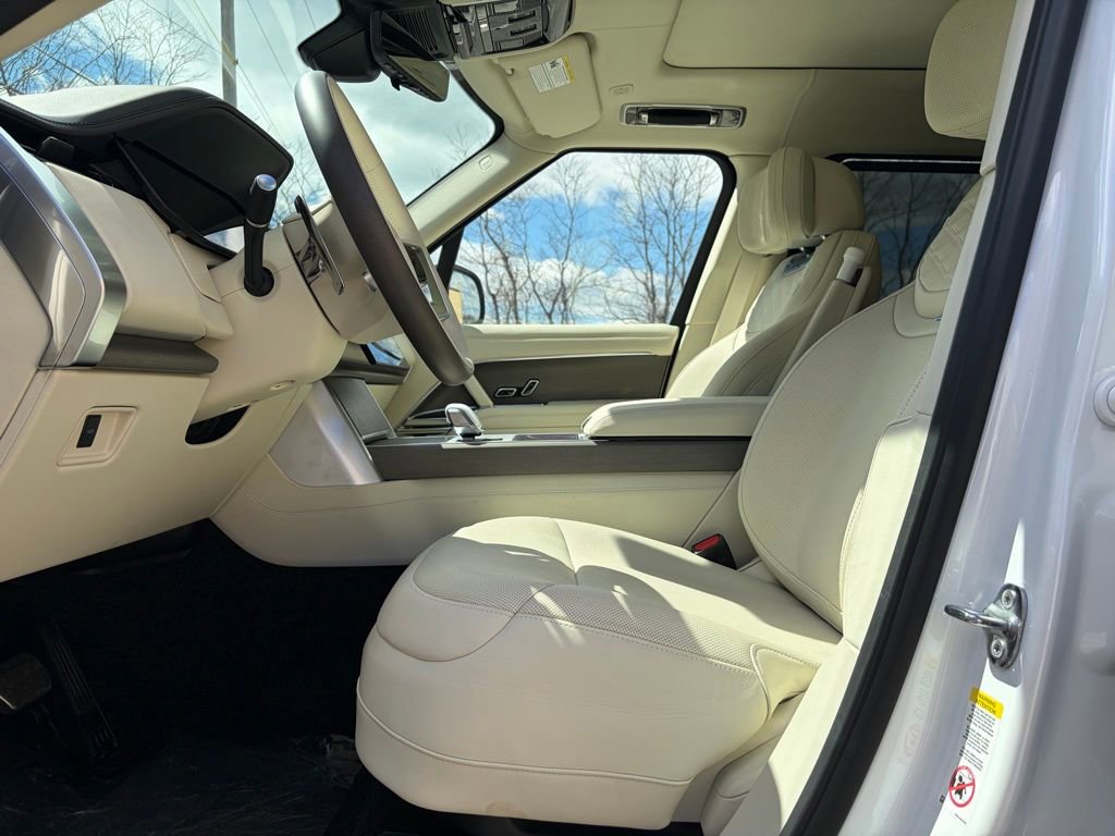 New 2026 Land Rover Range Rover SV image 11