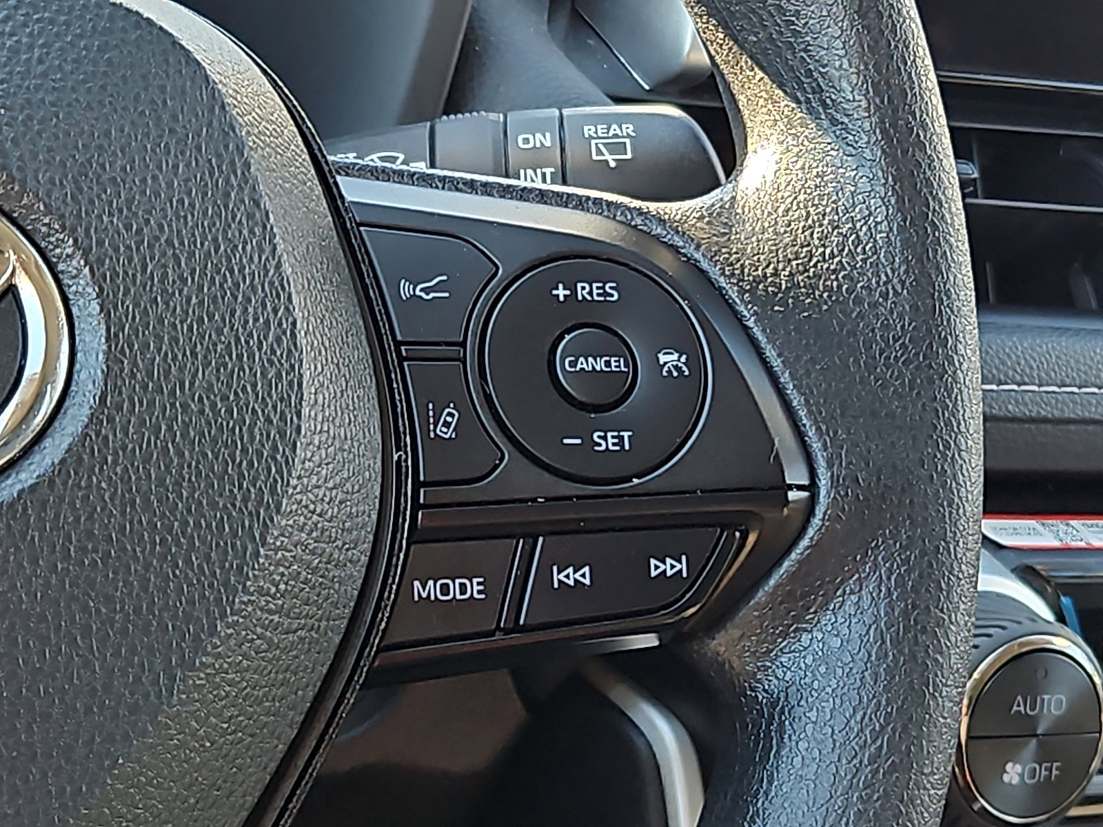 Used 2025 Toyota RAV4 XLE image 21