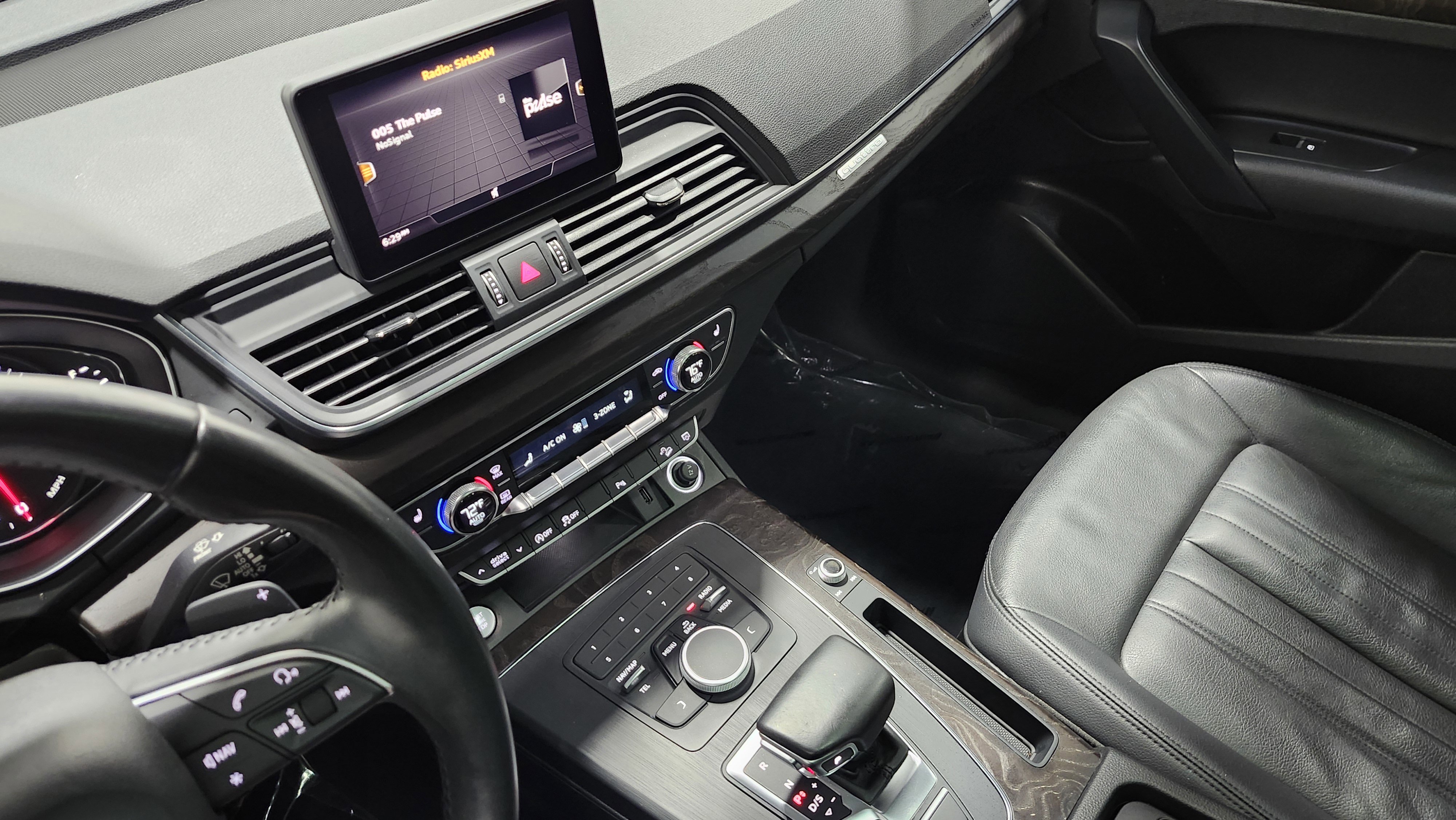 Used 2020 Audi Q5 Premium w/ Convenience Package image 30