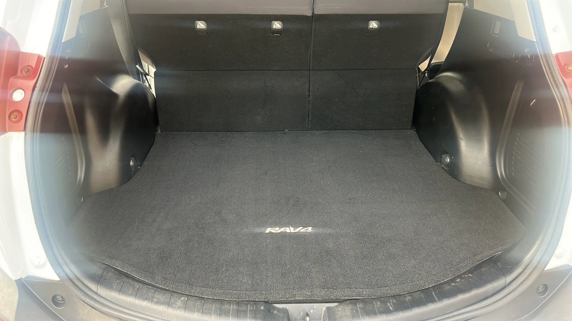 Used 2015 Toyota RAV4 LE image 37