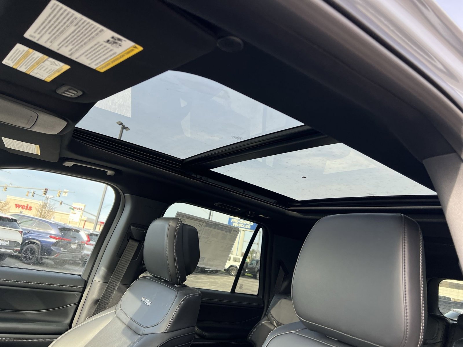 New 2026 Ford Expedition Max Platinum image 24