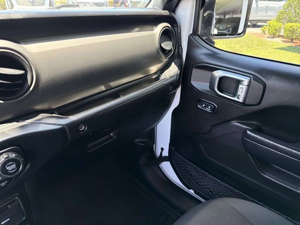 Used 2023 Jeep Gladiator Sport AWD/4WD image 14