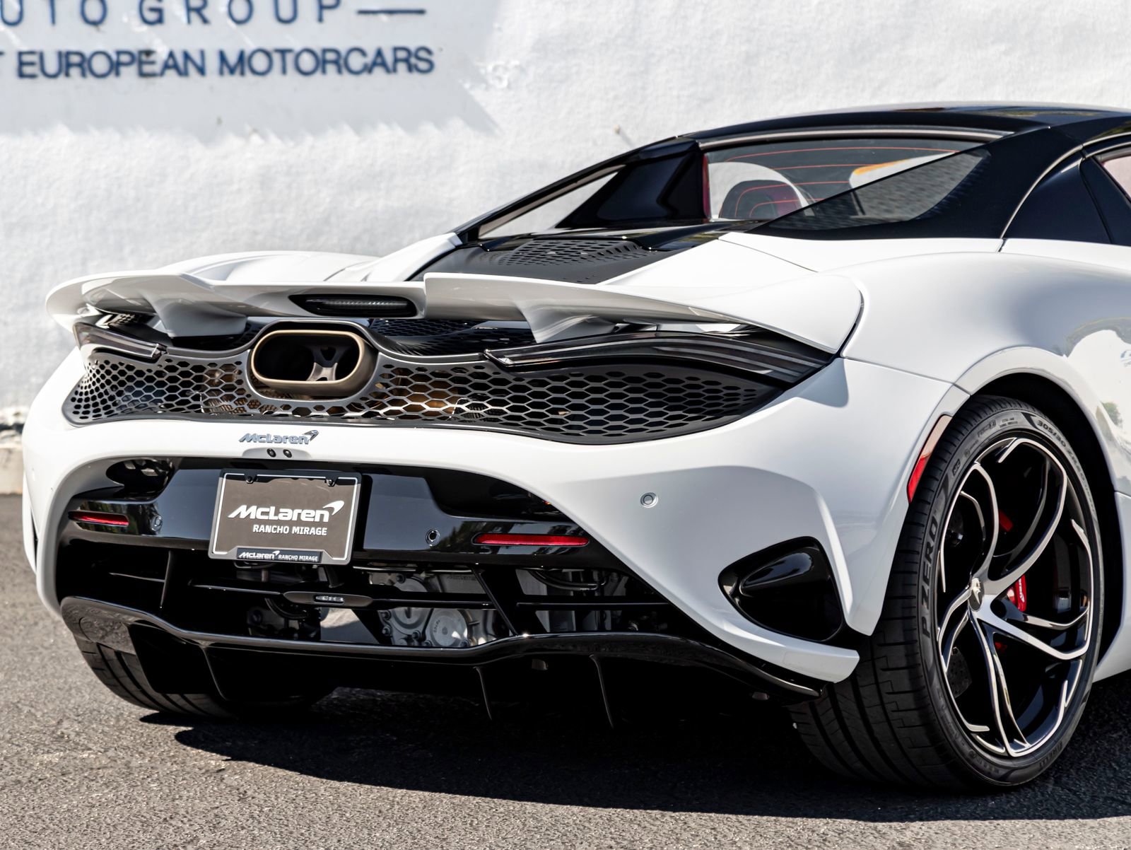 Used 2024 McLaren 750S Spider image 10
