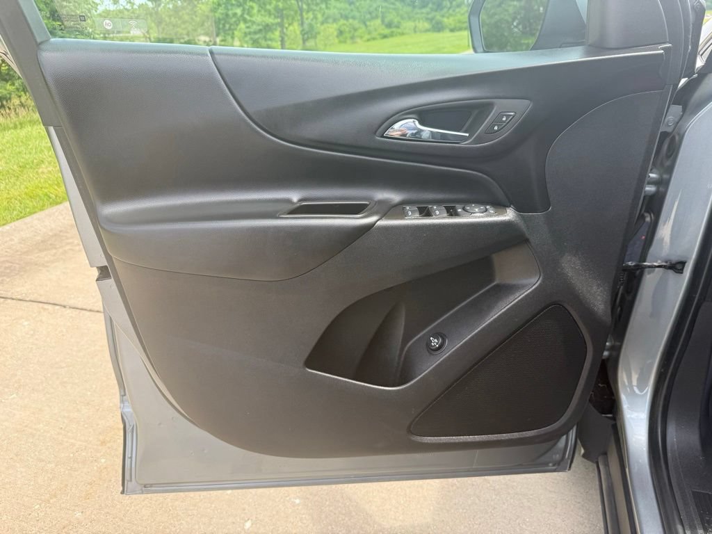 Used 2023 Chevrolet Equinox LT FWD image 25
