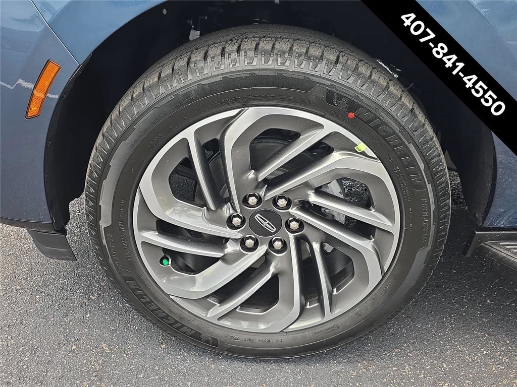 New 2027 Lincoln Navigator Premiere RWD image 8
