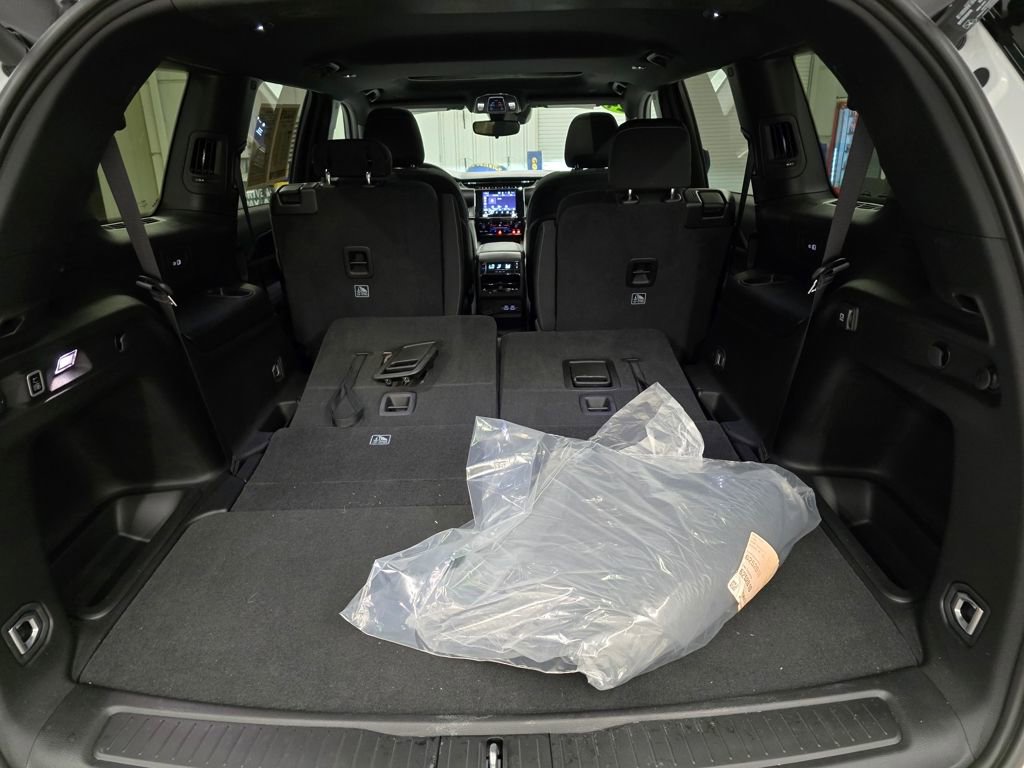 Used 2024 Jeep Grand Cherokee L Laredo w/ Luxury Tech Group I image 40