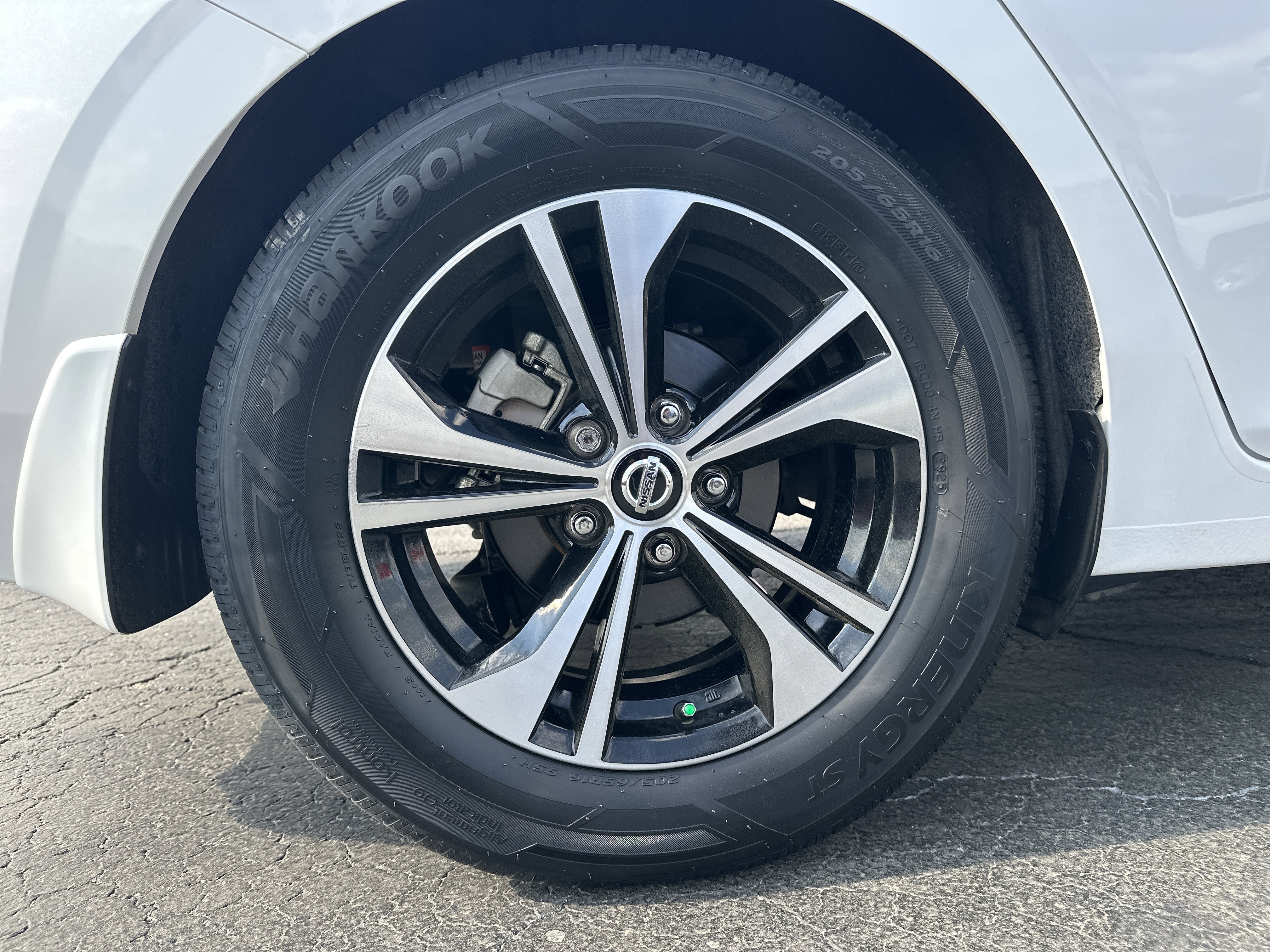 Used 2023 Nissan Sentra SV w/ Trunk Package image 18