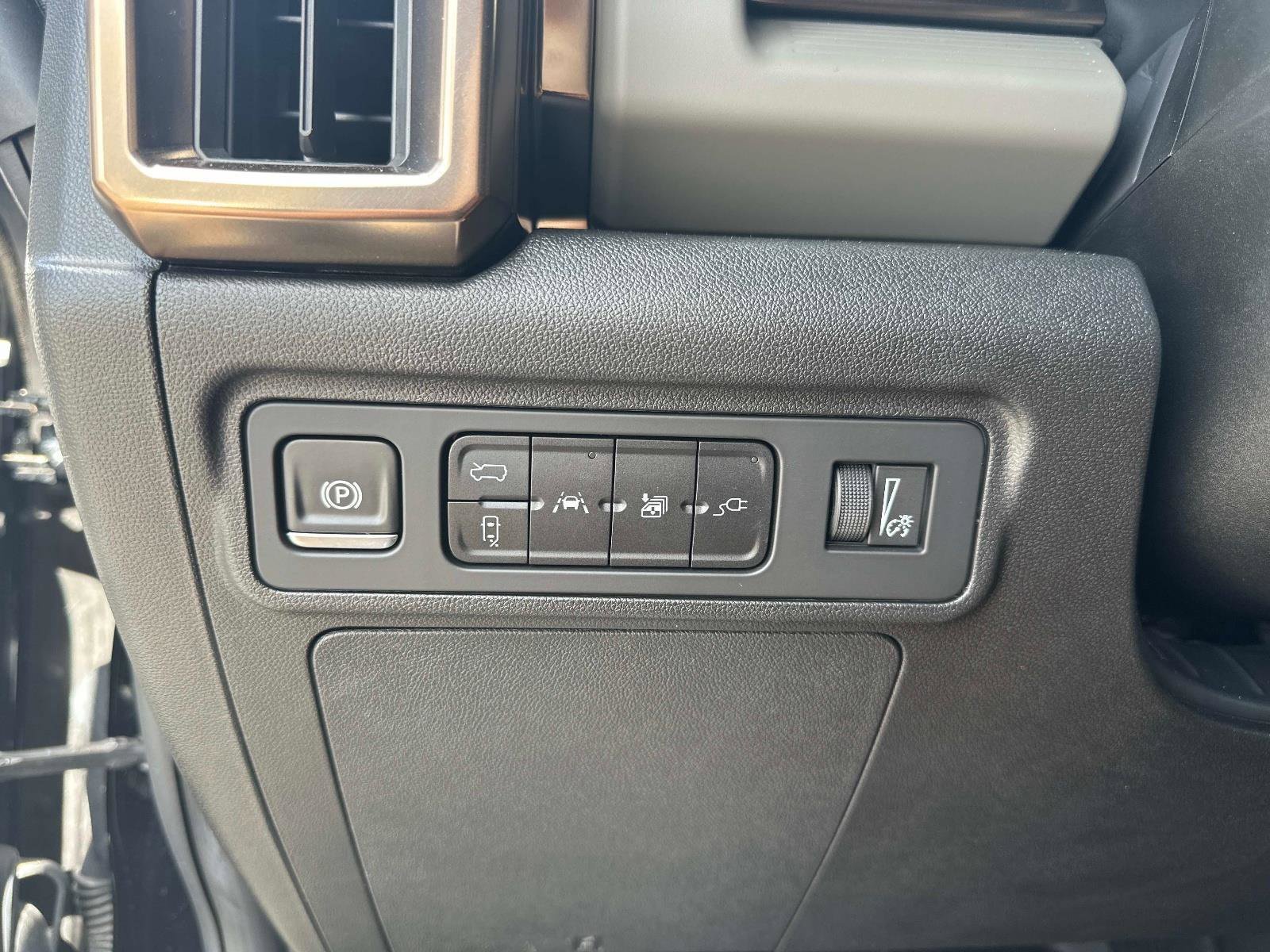 Used 2025 GMC Hummer EV 2X image 28