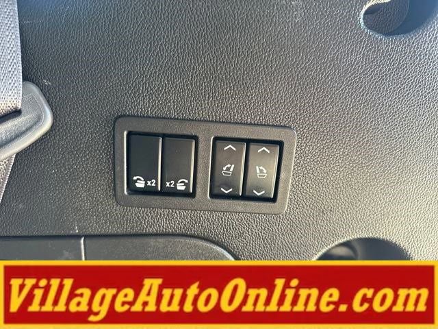 Used 2016 GMC Yukon Denali w/ Open Road Package AWD/4WD image 45