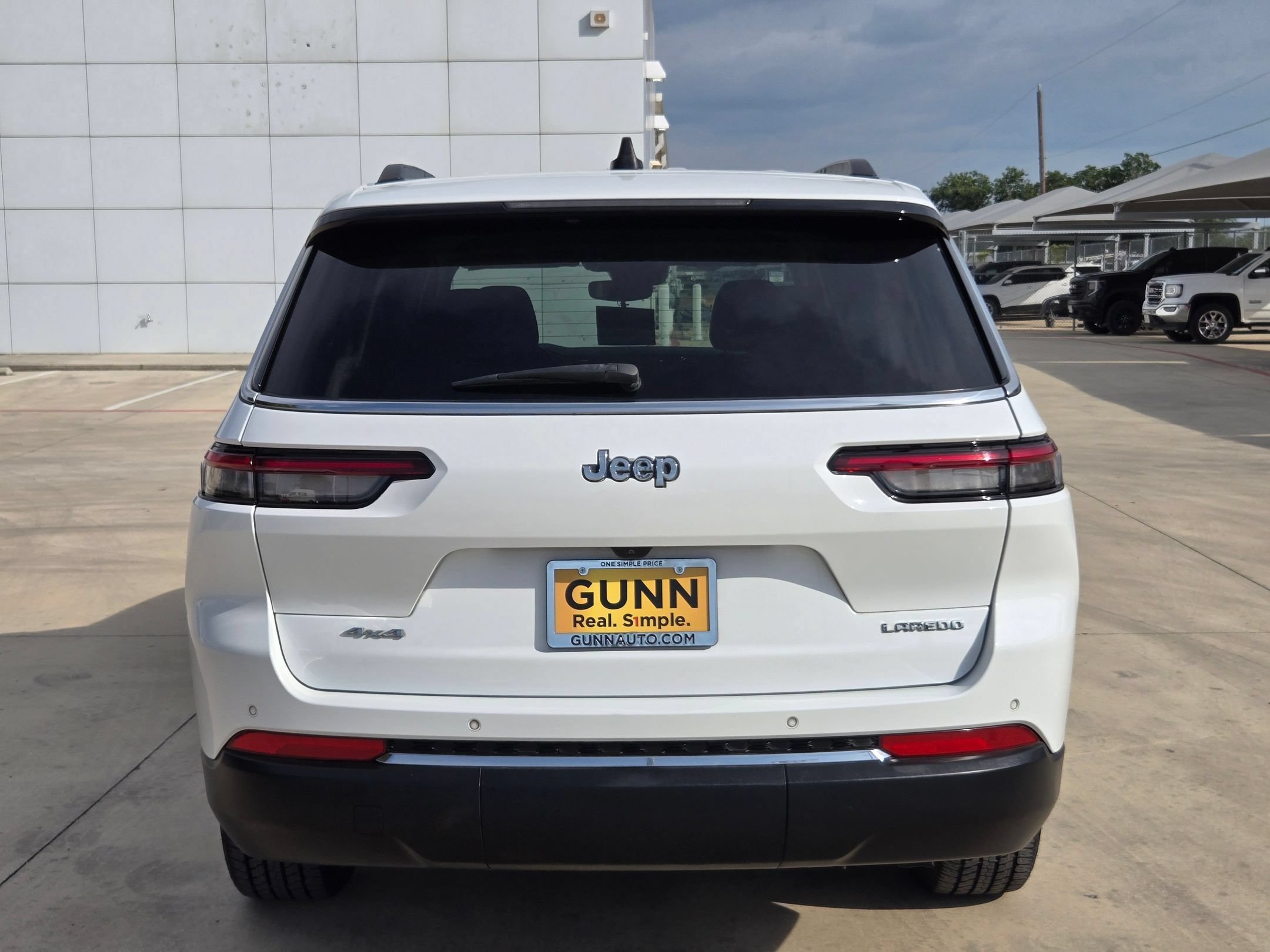 Used 2023 Jeep Grand Cherokee L Laredo AWD/4WD image 6