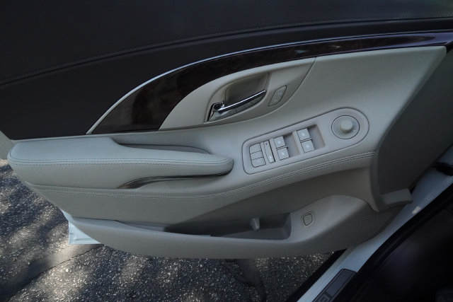Used 2014 Buick LaCrosse Leather FWD image 11