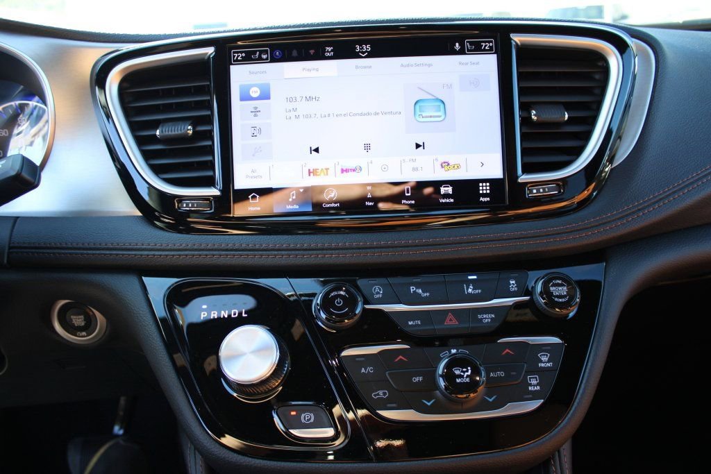 New 2026 Chrysler Pacifica Pinnacle image 18