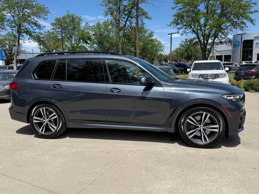 Used 2020 BMW X7 xDrive40i w/ M Sport Package AWD/4WD image 3
