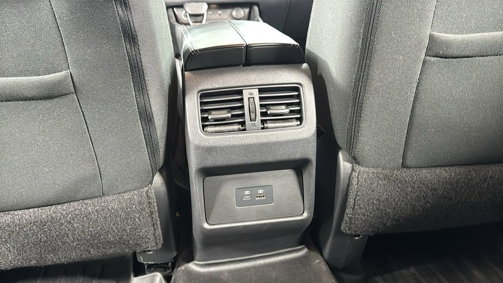 Used 2021 Nissan Rogue SV image 35