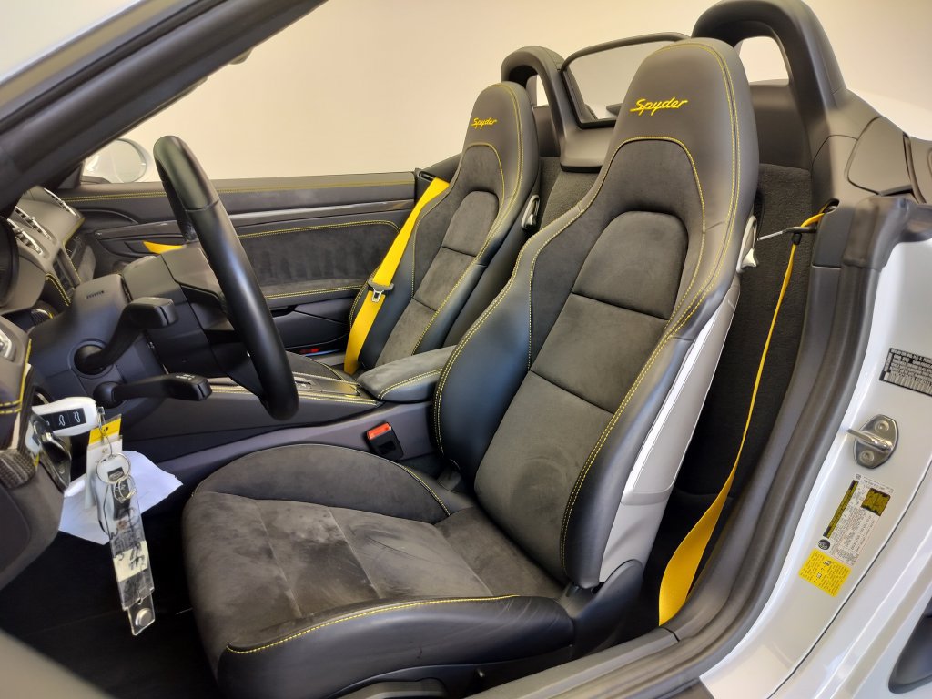 Certified 2020 Porsche 718 Boxster Spyder RWD image 5