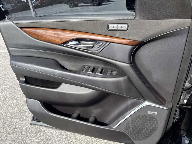 Used 2019 Cadillac Escalade Premium Luxury w/ Escalade Sport Edition image 20