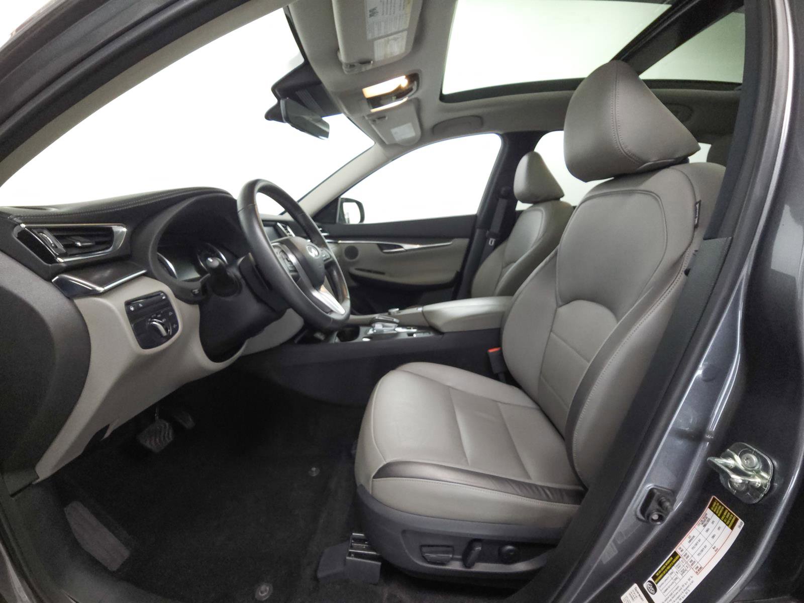 Used 2023 INFINITI QX50 Luxe AWD/4WD image 4