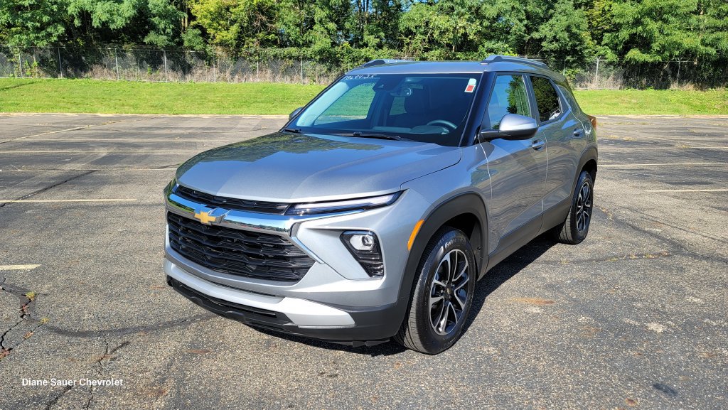 Used 2025 Chevrolet TrailBlazer LT w/ Convenience Package FWD image 5