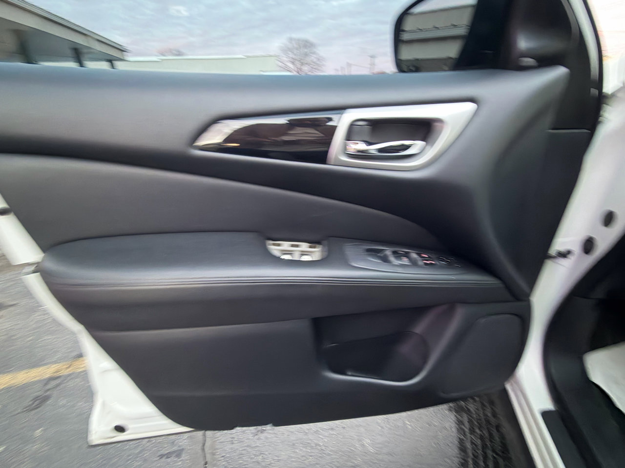 Used 2020 Nissan Pathfinder SV w/ Cargo Package image 17