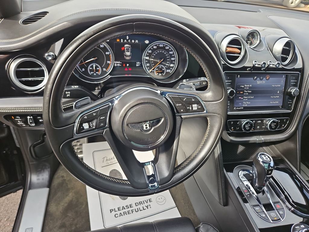 Used 2017 Bentley Bentayga image 13