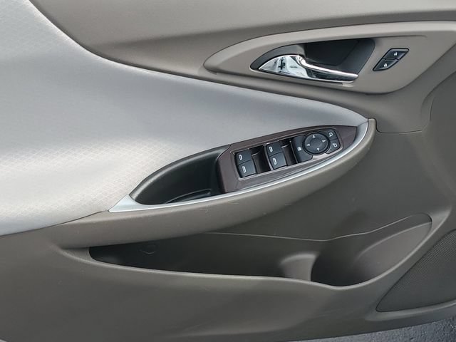 Certified 2025 Chevrolet Malibu LS FWD image 14
