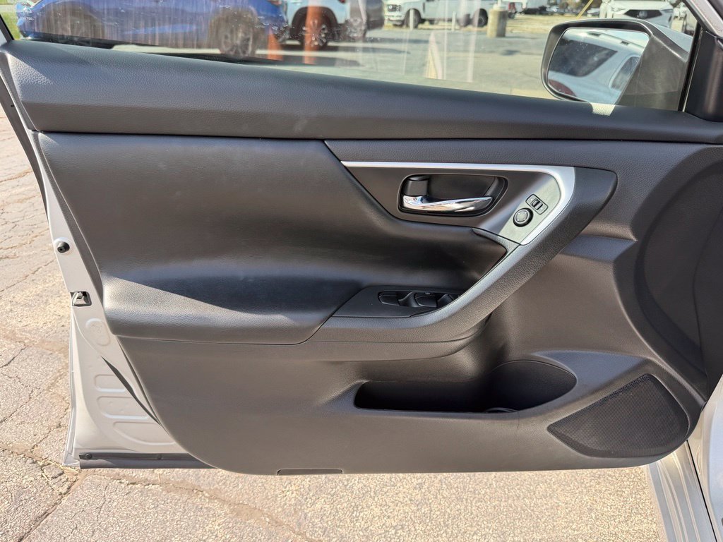 Used 2017 Nissan Altima 2.5 S w/ Power Driver Seat Package FWD image 11