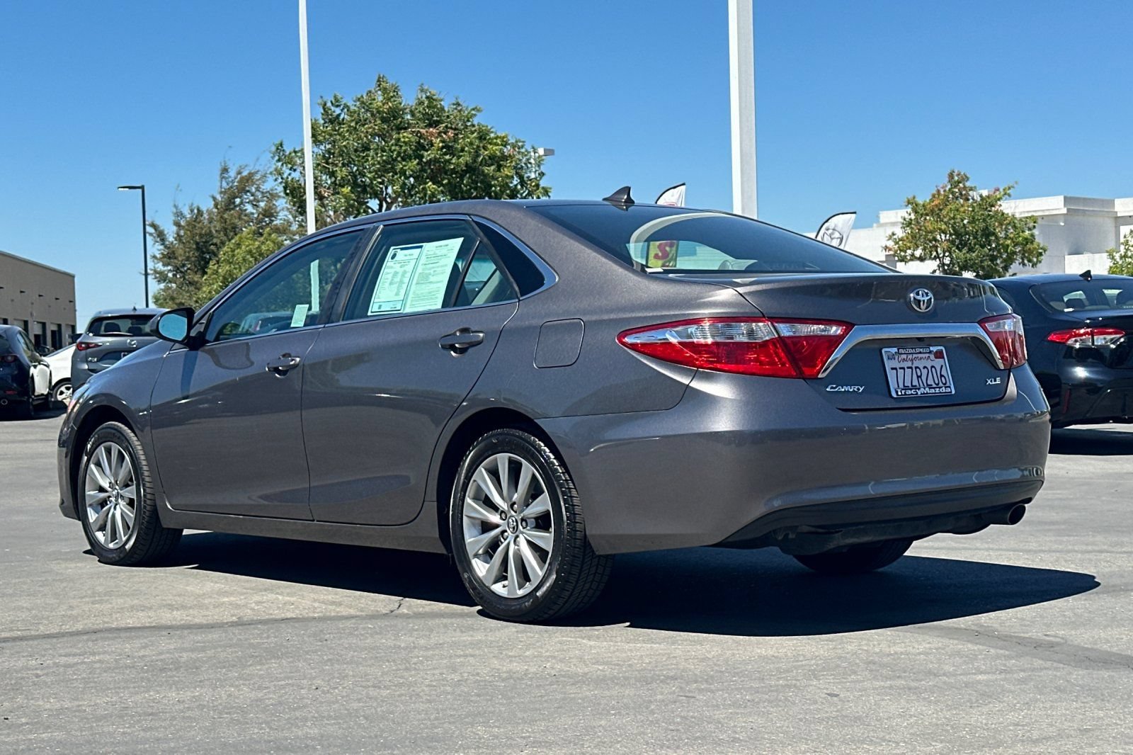 Used 2017 Toyota Camry XLE w/ Moonroof Package FWD image 6