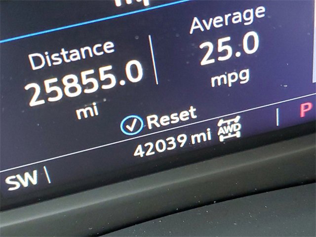 Certified 2022 Cadillac XT4 Premium Luxury w/ Safety Alert Package image 10