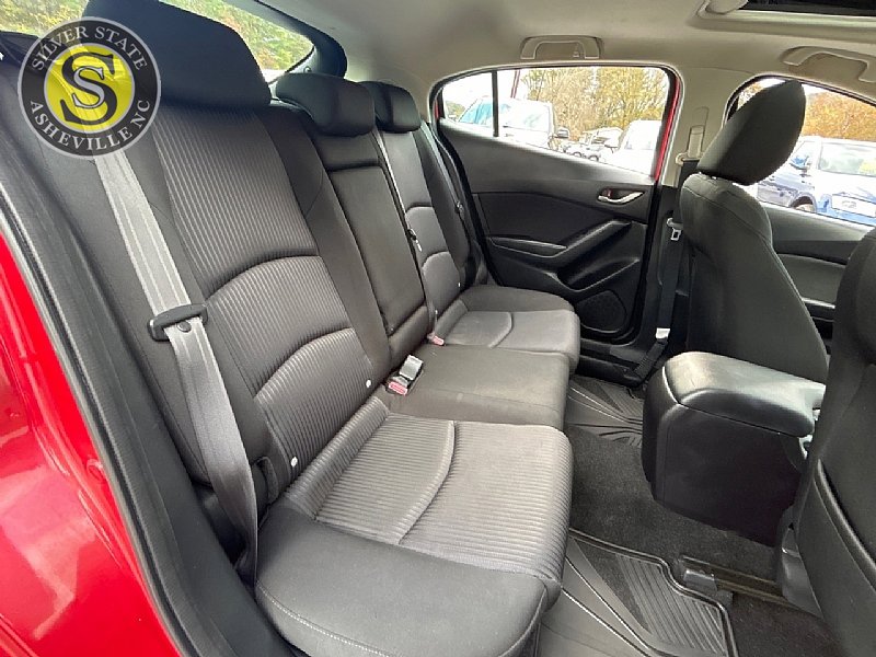 Used 2016 MAZDA MAZDA3 i Touring w/ Popular Equipment Package image 19