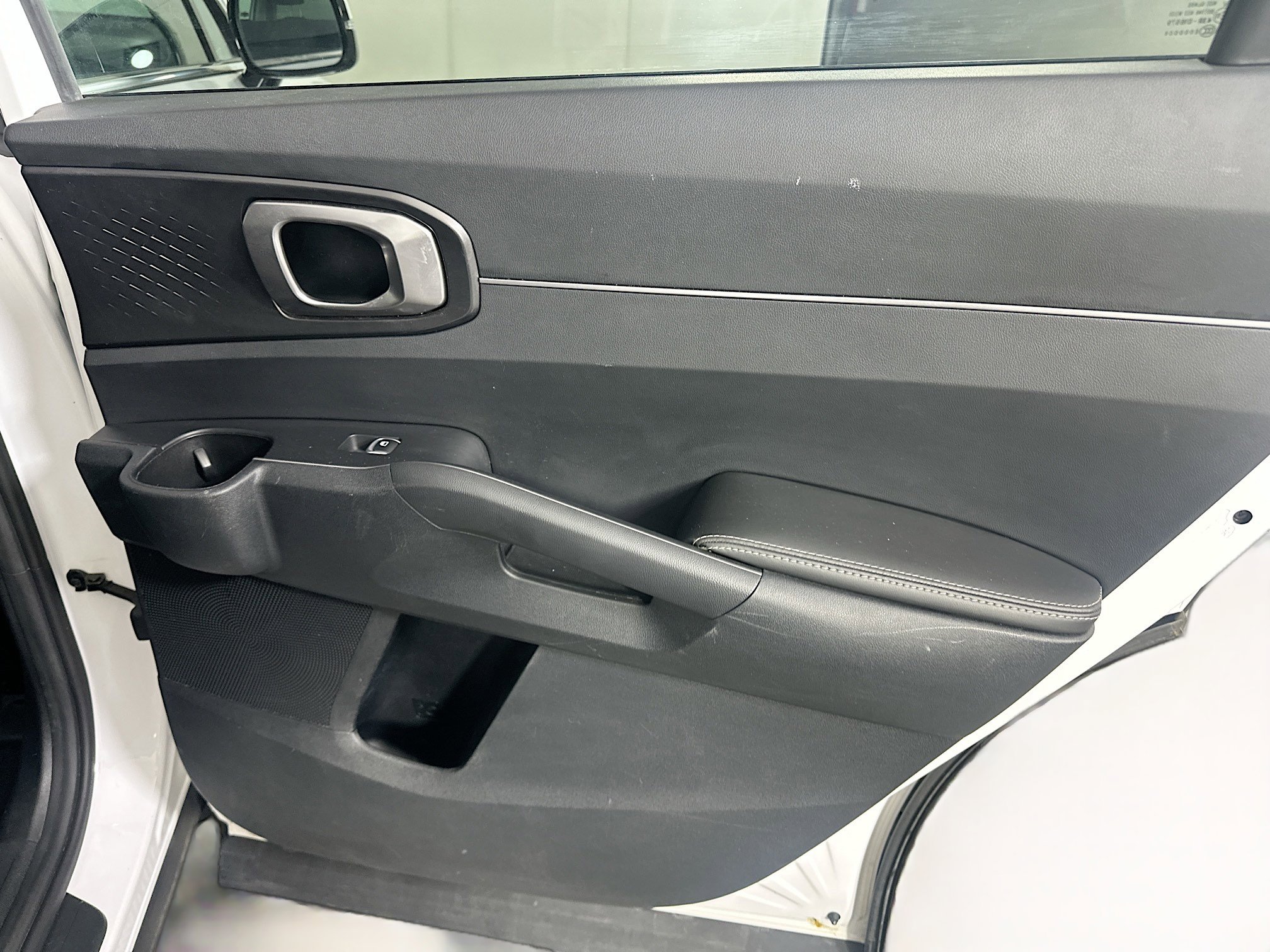 Used 2024 Kia Sorento S image 30